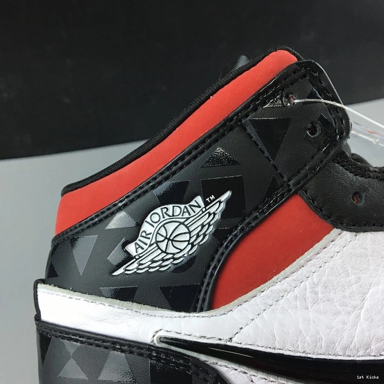 CJ9219-001  Quai54 (2019) Jordan  1 Mid 0227